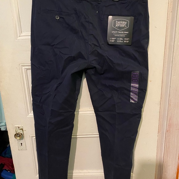 Berkeley Jensen Utility Travel Pants - Picture 3 of 6